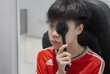 "Con chỉ muốn có một đôi mắt mới để mẹ không phải khóc nữa": Ước mơ của cậu bé  khiến nhiều người nghẹn lòng