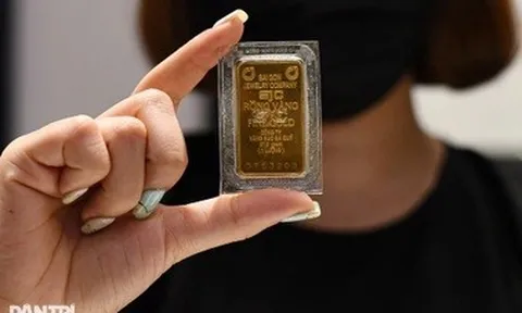 Giá vàng SJC giảm mạnh, chênh lệch với thế giới vẫn gần 22 triệu đồng