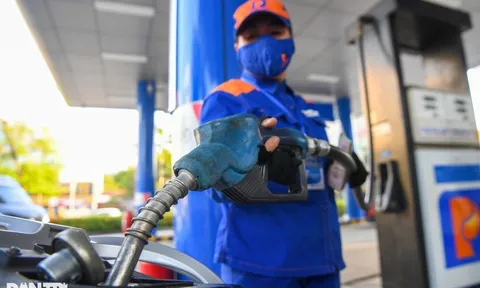 Giá xăng dầu ngày mai sẽ tăng đồng loạt?