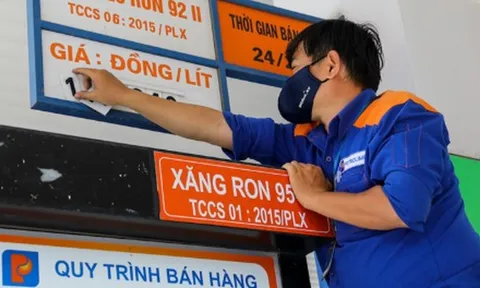 Việt Nam đẩy nhanh triển khai một loại xăng có thể ứng phó với biến động giá dầu thế giới, đưa vào sử dụng càng sớm càng tốt