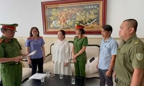 CLIP: Công an TPHCM khám xét nhà doanh nhân Nguyễn Ngọc Tiền