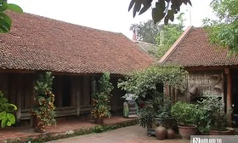 Chuyện những người sống trong nhà cổ gần 300 năm