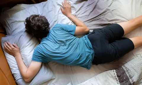 Nam sinh 21 tuổi tử vong đột ngột khi đang ngủ, bác sĩ cảnh báo sự thật "gây sốc"