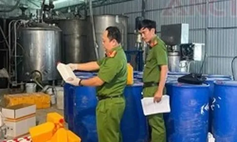 Cần Thơ phát hiện cơ sở sản xuất phân bón trái phép quy mô lớn