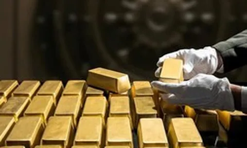 Trung Quốc vẫn miệt mài mua vàng