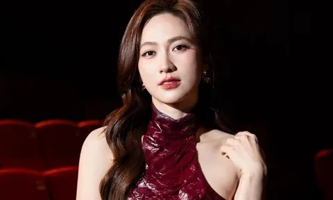 "Nữ thần mặt mộc đẹp nhất Việt Nam" vừa được đề cử Top 100 Gương mặt đẹp nhất thế giới 2026