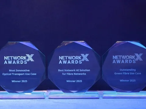 Huawei giành ba giải thưởng trong lĩnh vực mạng quang toàn phần tại sự kiện Network X 2025