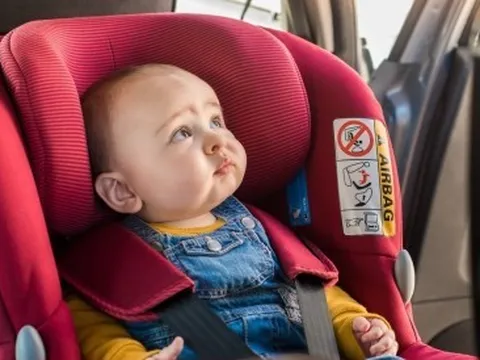 Ghế an toàn cho trẻ trên ô tô: Quy định đã có, sao phụ huynh vẫn bối rối?