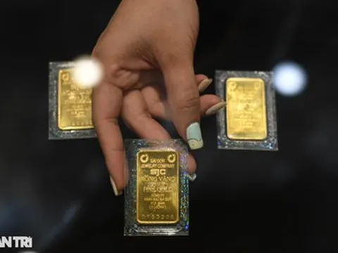 Vừa bật tăng mạnh, giá vàng đã quay đầu giảm 700.000 đồng/lượng