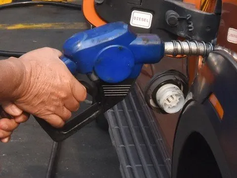 Thu hồi, tước giấy phép hàng loạt thương nhân xăng dầu