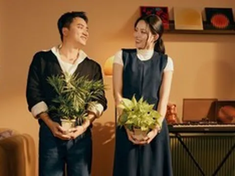 Phan Mạnh Quỳnh hát về tổ ấm nhỏ, bà xã Khánh Vy xinh đẹp hút hồn