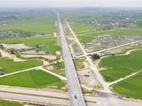 Cao tốc Bắc Nam qua Hà Tĩnh bị hỏng khe co giãn