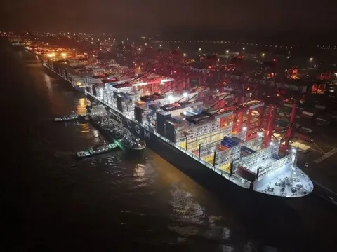 Thúc đẩy khử cacbon hàng hải toàn cầu, Shanghai Electric lần đầu tiên cung cấp nhiên liệu biomethanol quy mô lớn cho vận chuyển quốc tế