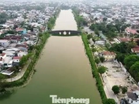 Mục sở thị dòng sông bị quên lãng giữa kinh thành Huế
