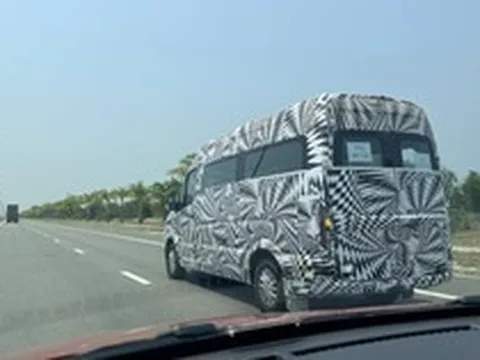Một mẫu ô tô mới tinh chạy thử trên đường ở Việt Nam, dân mạng khẳng định xe của THACO