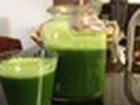 Người phụ nữ 40 tuổi suy thận cấp vì uống loại nước nhiều người coi là “thần dược” trị táo bón, càng uống càng… khỏe