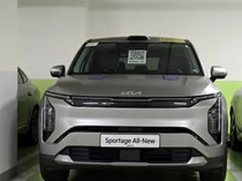 Kia Sportage đời mới lần đầu lộ diện: Thiết kế mới sẽ khác hẳn, bỏ hẳn động cơ xăng truyền thống, dễ ra mắt năm sau