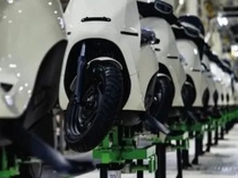 Khủng hoảng bên trong 1 startup xe máy điện: Thị phần teo tóp gần 50%, khách hàng tức giận đốt showroom, nhiều giám đốc cấp cao từ chức