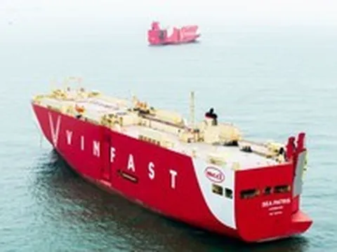 Phát hiện 2 tàu lớn có logo VinFast xuất hiện ở vùng biển gần cảng Hải Phòng, thực hiện nhiệm vụ đặc biệt