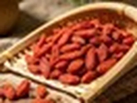 Người đàn ông 56 tuổi ăn kỷ tử mỗi ngày, đi khám thấy men gan tăng vọt
