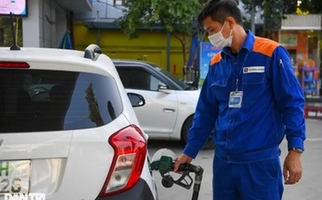 Giá xăng tăng, có loại tăng hơn 500 đồng/lít