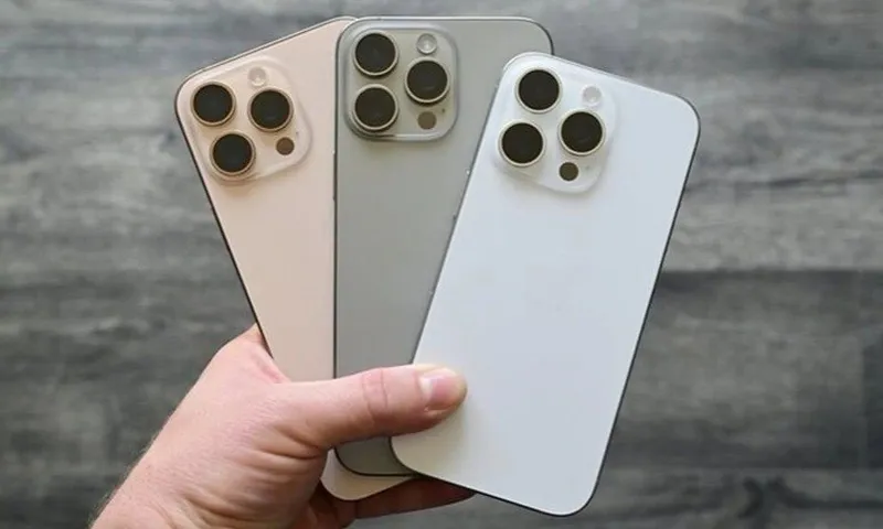 Đấu giá trực tuyến 4 chiếc iPhone cũ, giá bình quân từ 3 triệu đồng/chiếc