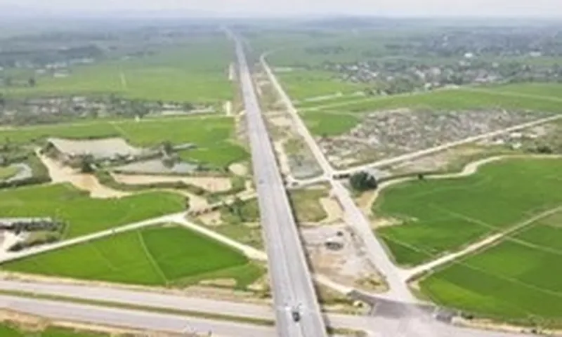 Cao tốc Bắc Nam qua Hà Tĩnh bị hỏng khe co giãn