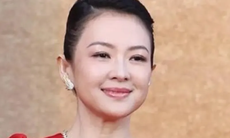 "Đại hoa quyền lực và sang trọng bậc nhất của Cbiz" gây sốc với ngoại hình khác lạ