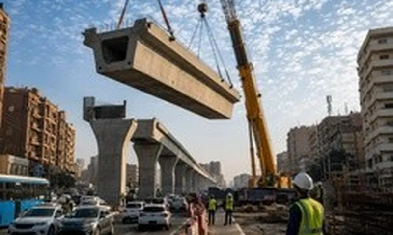 Phát hiện nhiều 'quái vật bê tông' nặng 100 tấn liên tục xuất hiện giữa thủ đô 10 triệu dân, thực hiện nhiệm vụ nâng đỡ công trình trị giá 5,5 tỷ USD