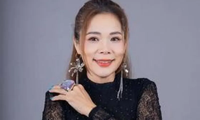 Cuộc sống ở tuổi 54 của nữ ca sĩ từng vắng bóng showbiz 10 năm