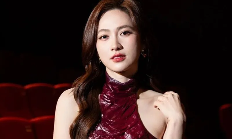 "Nữ thần mặt mộc đẹp nhất Việt Nam" vừa được đề cử Top 100 Gương mặt đẹp nhất thế giới 2026